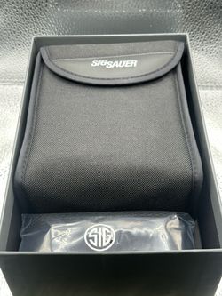 Sig Sauer zulu 6 binoculars with Carrying Case