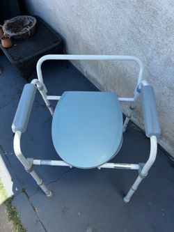 Silla para usar el baño/bedside toilet