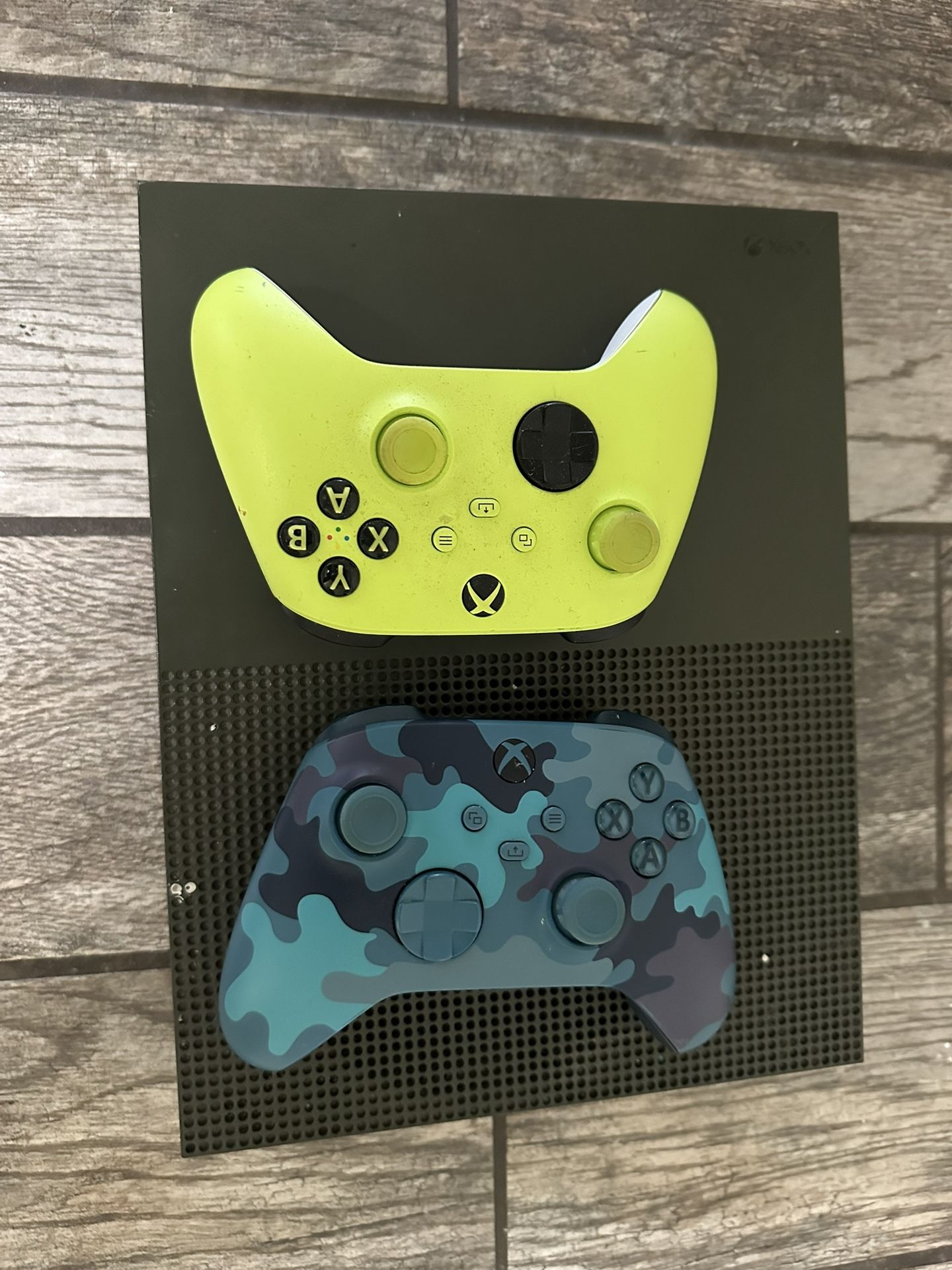 Xbox One S (Military Green) Special Edition