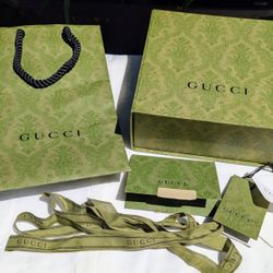 Gucci (Empty) Green Embossed Logo Folding Magnetic Closure  Box ~ 7.5"x7.5"x2.75" with EXTRAS