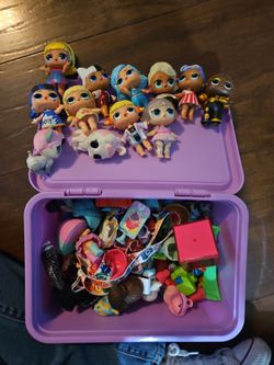 Little dolls and accessories
