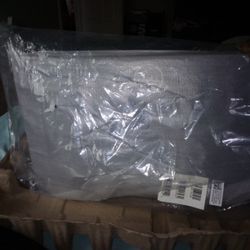 Dell  Monitor (Black) ; Standing screen display size, ‎19 Inches 