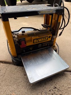 DeWalt wood sander
