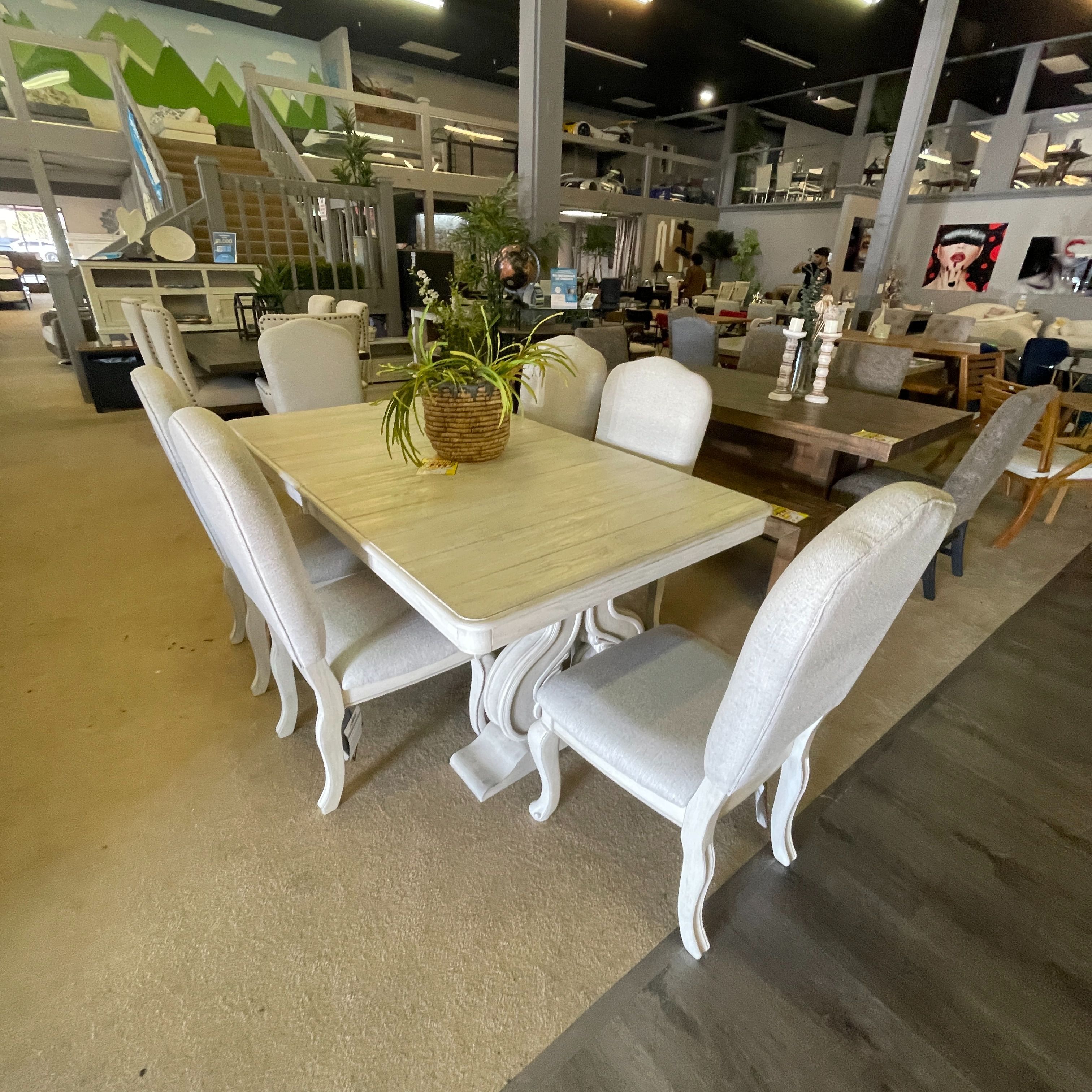 White Dining Room Set / 7pc Traditional Table and 6 Dining Chairs