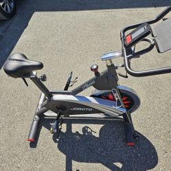 Exercise bike. Indoor Cycling Bluetooth Suport 