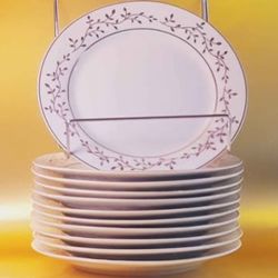 Gibson Everyday China Plates White Gold Garland Salad Dessert Accent Plates