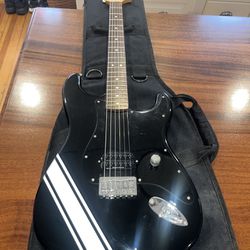 Tom Delonge Fender Strat