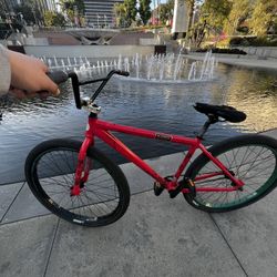 Throne Red Aztec *limited*