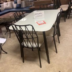 Dinette $350