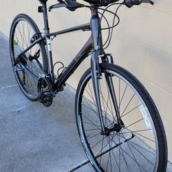 NICE GIANT LIV ALIGH HYBRID BIKE