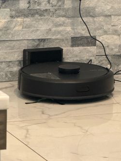 iRobot Roomba 105 Vac Auto Charging Robotic Vacuum Cleaner