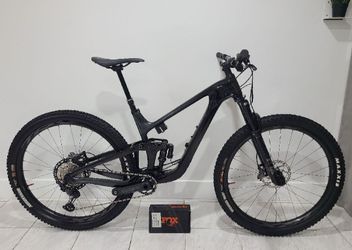 Giant trance 29er full carbon  frame and wheels with Fox Live valve