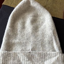 Aritzia Cashmere Beanie 