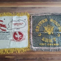 Military Memorabilia United States Army & Air Force Sweetheart Pillow Cases Covers

Excellent condition

US Army Fort Lewis Washington
Air Force Maxto