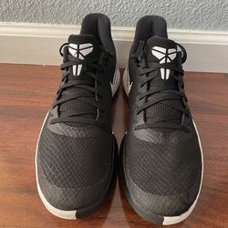 Kobe Mamba Focus Black White Size 10 Used