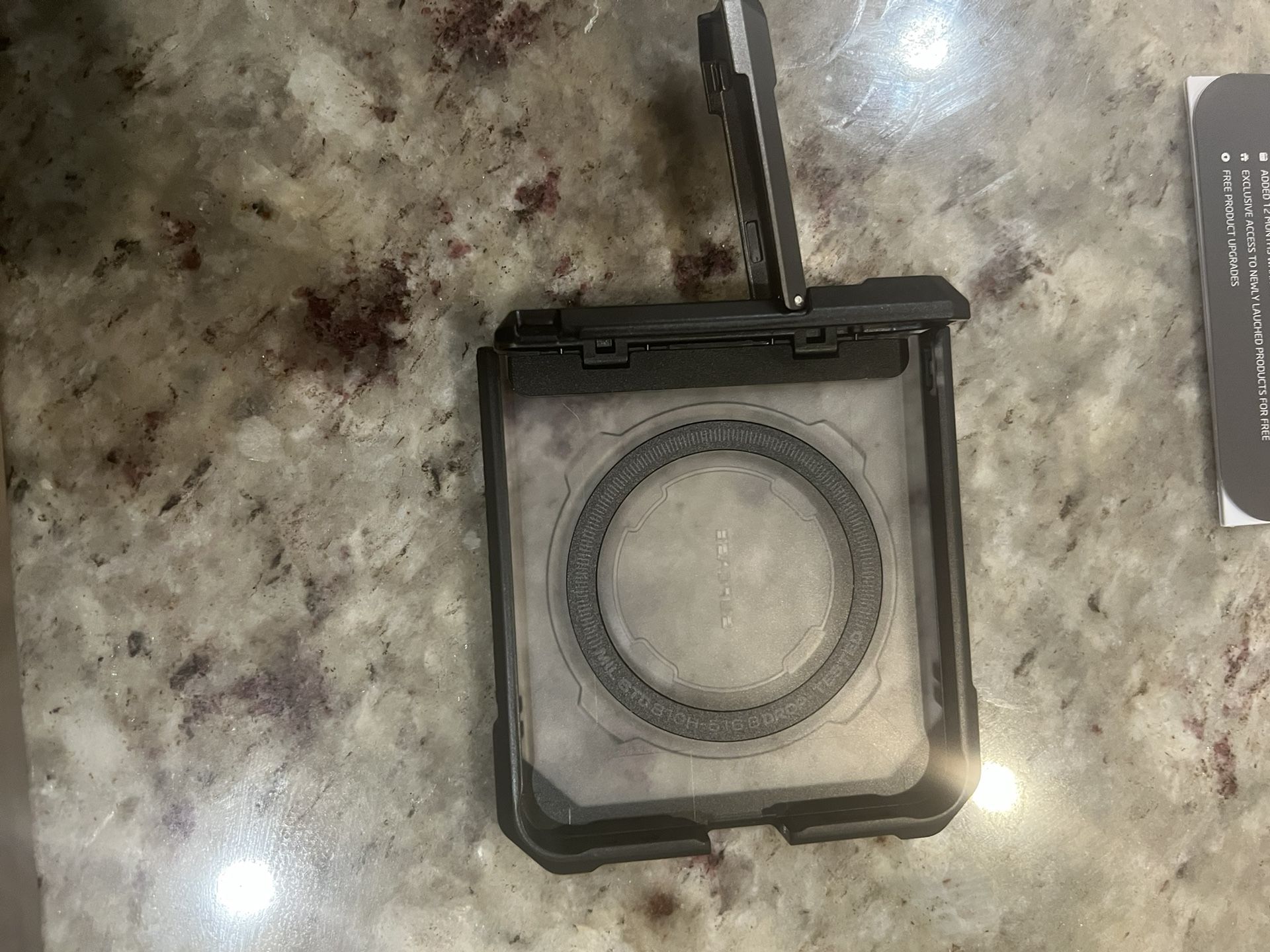 Supcase Flip 7 Case