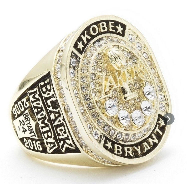 Kobe Bryant 2016 NBA Championship Ring Collectable