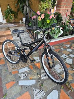 24" Next Kids Mountain Bike 18-Speed
