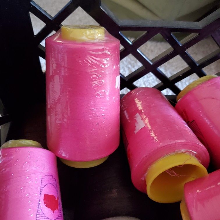 27 MEGA ROLLS OF THREAD