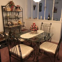 Dining Room Table 