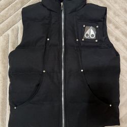 Moose Knuckles Vest NFC! Sizes: S,M,L