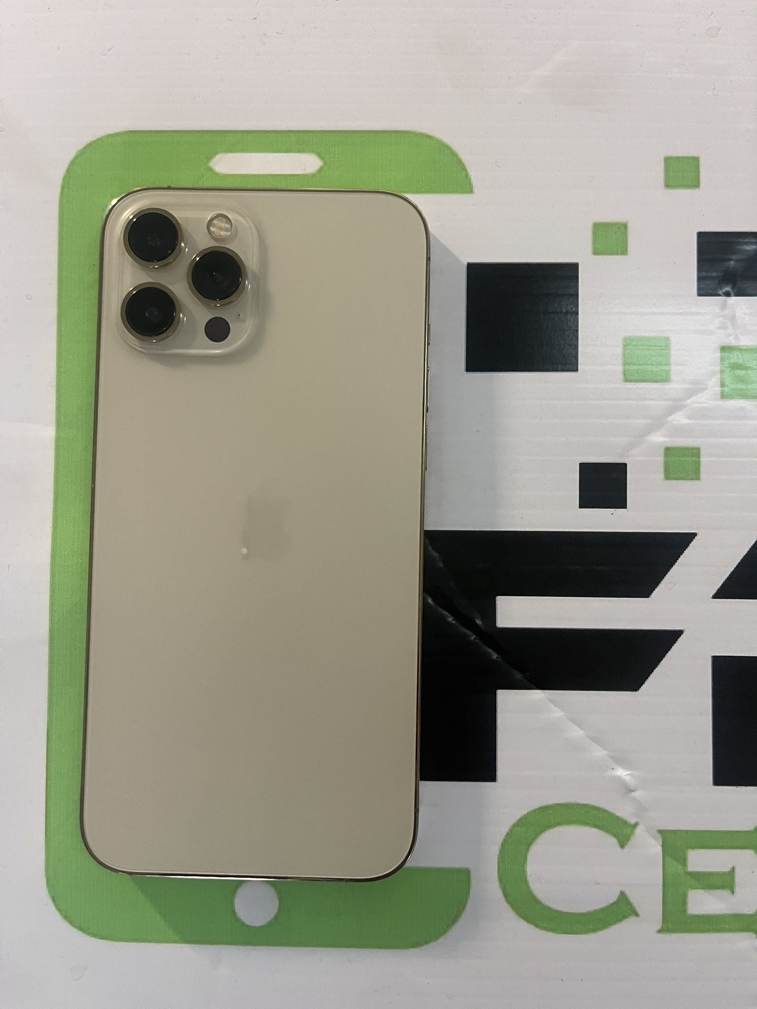 iPhone 12 Pro Max De Oportunidad: Desbloqueado Y Casi Nuevo! 