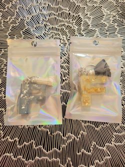 Letter F resin keychains