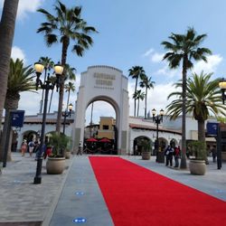 2 Universal Studios Tickets (Please Read Description Before Messaging Me)