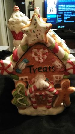 Cracker Barrell Gingermint Gingerbread House