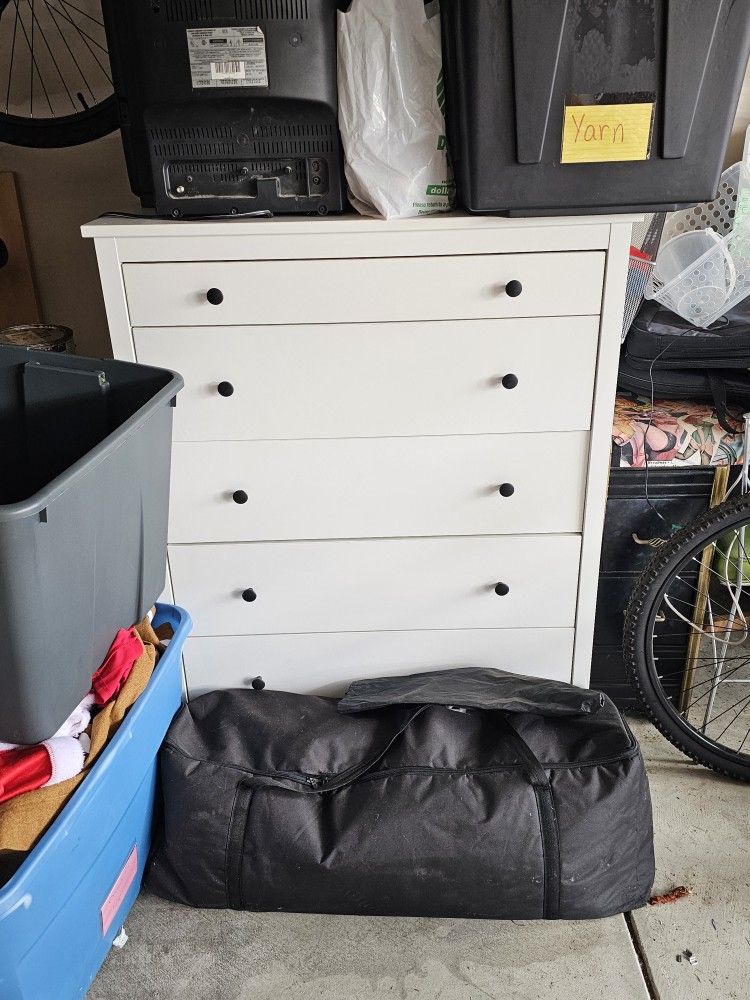 Dresser