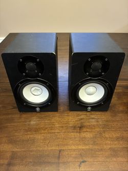 Yamaha HS5’s (Studio Monitors)
