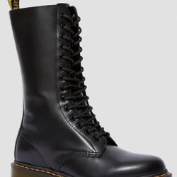 Dr Martens Smooth Boots 9 US M, 10 US L