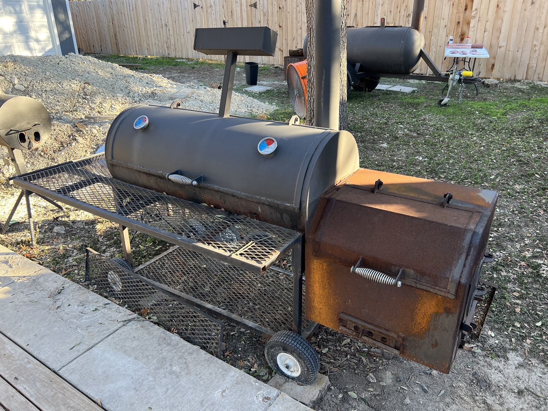 Barbecue Smoker