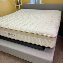 Saatva Memory Foam King Mattress