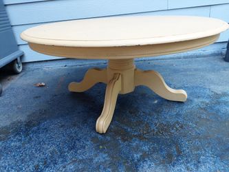 Pedestal Cocktail Table