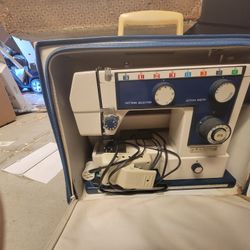 Vintage Elgin Free Arm Sewing Machine 