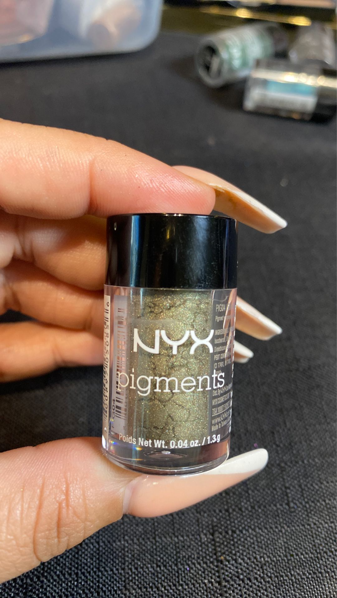 NYX Cosmetics loose eyeshadow pigment in henna (makeup beauty make up)