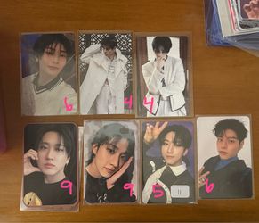 Stray kids photocards