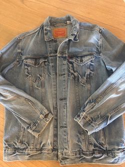 Levi Strauss & Co. Men’s Blue Denim Trucker Jacket Button Front Pockets Size XL 72334