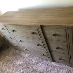 4 Piece Set. Luxury Wooden Dresser+chess+ Two Nightstands. BEST OFFER 
