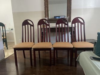 6 Vintage Chairs 