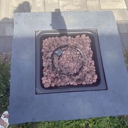 30" Outdoor Propane Fire Pit: Black Fireglass