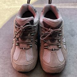 HI-TEC  Women’s Suede Leather Hiking Tennis Shoes 9 WATERPROOF  Dri-Tec