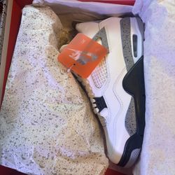 Jordan 4 White Cement Size 9.5 DS