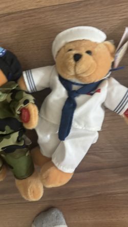 New Chantilly Lace Navy Bear Doll needs batteries