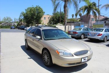 2000 Ford Taurus