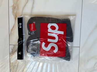 Supreme x Hanes socks black