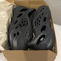 Adidas Yeezy Foam RNR Size 11