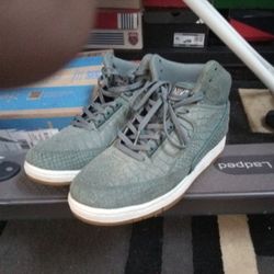 Nike Pythons Size 10 $50