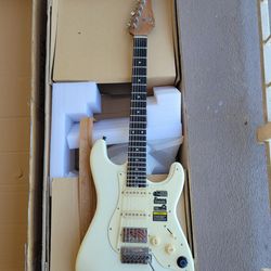 Mooer GTRS s800 white with case and original packaging